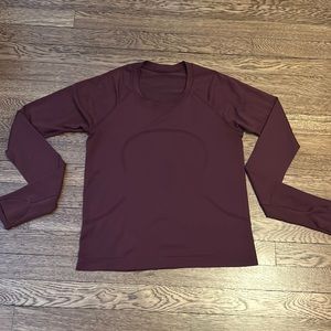 Lululemon Swiftly Tech Long-Sleeve Shirt 2.0
Race Length, size 8